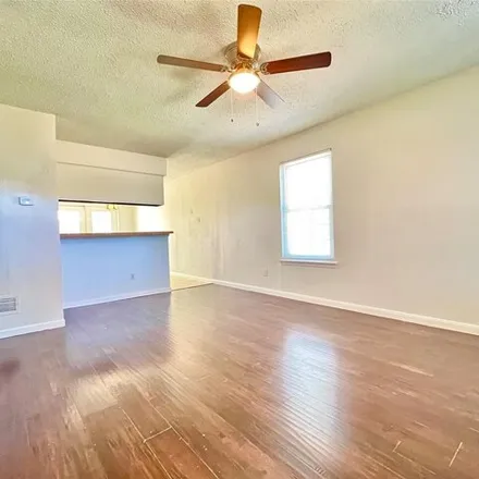 Image 4 - The House Buy, Pine Meadow Drive, Kennedale, Tarrant County, TX 76060, USA - House for rent