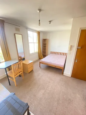 Rent this studio apartment on Bryantwood Road in London, N7 7BB