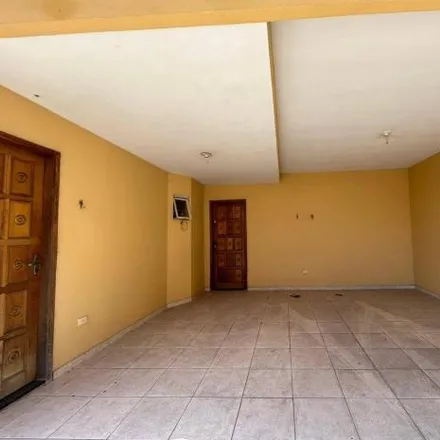 Rent this 4 bed house on Rua Alexandre Wisocki in Araucária - PR, 83703-230