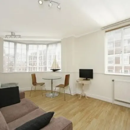 Image 3 - Chelsea Old Town Hall, King's Road, London, SW3 5EE, United Kingdom - Apartment for rent