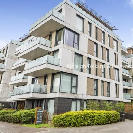 Rent this 3 bed apartment on Elder House in Quebec Way, London