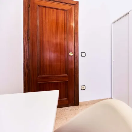 Image 3 - Calle Concha Espina, 15, 41010 Seville, Spain - Room for rent