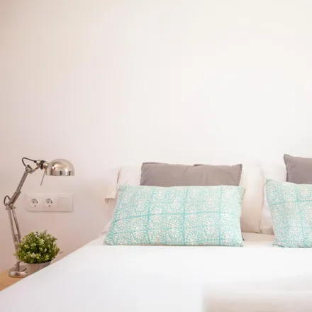 Rent this 1 bed apartment on Bar BJ 100 frankfurt in Carrer de Joaquín Costa, 08001 Barcelona