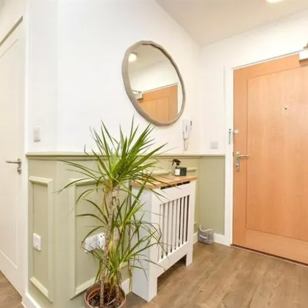 Image 9 - Atherstone Heights, Crendon Park, Southborough, TN4 0BE, United Kingdom - Apartment for sale