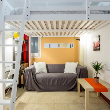 Rent this 4 bed apartment on Carrer del Rosselló in 134, 08001 Barcelona