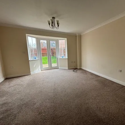 Image 3 - Linseed Walk, Bexwell, PE38 9UW, United Kingdom - Townhouse for rent
