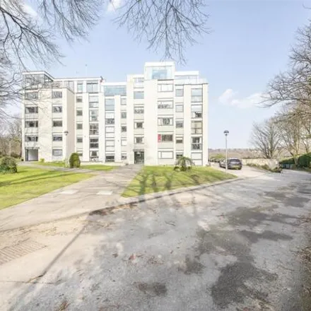Buy this 2 bed apartment on Lakeview Court in West Avenue, Leeds