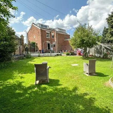 Buy this 4 bed duplex on Waterside View in Droylsden, M43 6EN