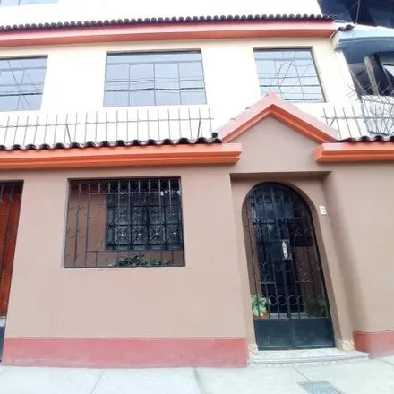 Buy this 8 bed house on Jirón Tiahuanaco in San Juan de Lurigancho, Lima Metropolitan Area 15401