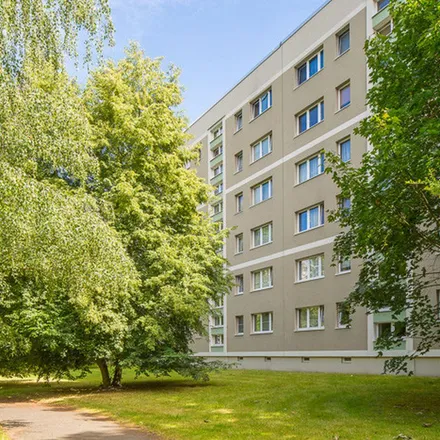 Rent this 3 bed apartment on Gensinger Straße in 10315 Berlin, Germany