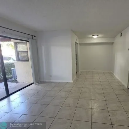 Image 3 - 3103 Riverside Drive, Coral Springs, FL 33065, USA - Condo for rent