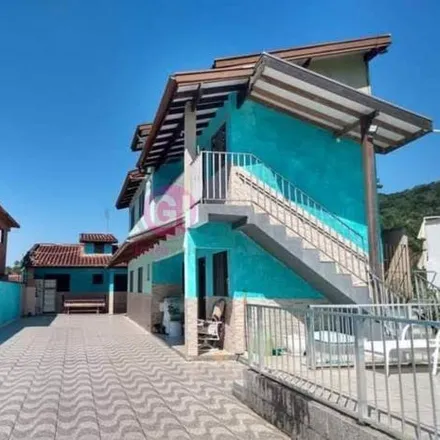 Buy this 6 bed house on Rua Sebastiana Felicio de Oliveira in Massaguaçú, Caraguatatuba - SP