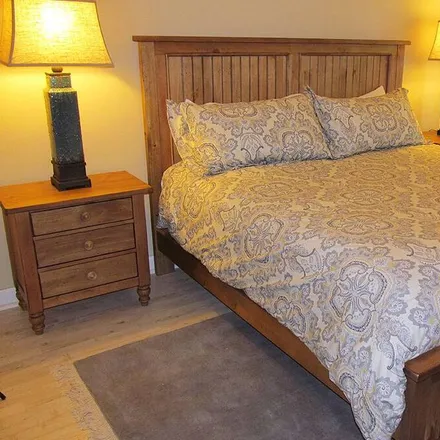 Rent this 4 bed condo on Orange Beach