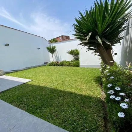 Buy this 5 bed house on LIMA VILLA College in Avenida Alameda Don Alfonso, Chorrillos