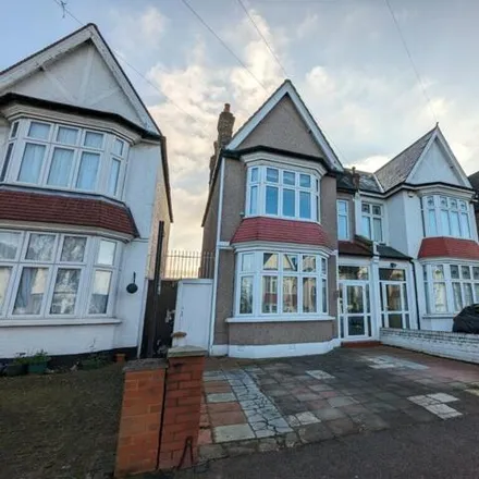 Buy this 4 bed duplex on Arran Road in London, SE6 2LS