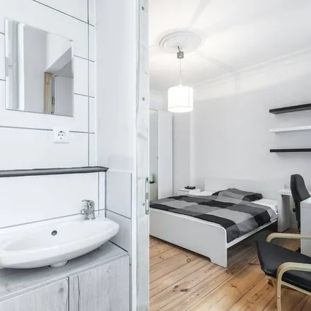 Rent this 1 bed apartment on Kolonnenstraße 50 in 10829 Berlin, Germany
