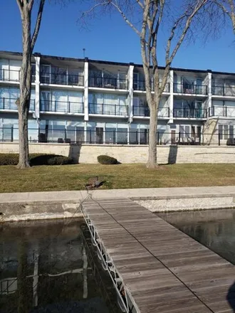 Buy this 2 bed condo on 3399 Cowdrey Street in Browns Lake, Burlington