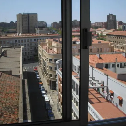 Image 3 - Calle Maestro Serrano, 1, 50005 Zaragoza, Spain - Apartment for rent