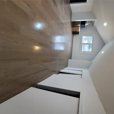 Image 5 - 40-12 171st Street, New York, NY 11358, USA - House for rent