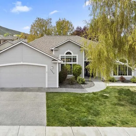 Buy this 3 bed house on 1945 Penny Royal Avenue in Richland, WA 99352