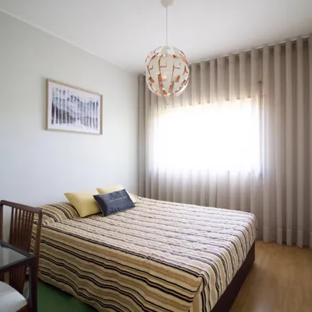 Rent this 3 bed room on Rua de Santo António de Contumil in 4350-191 Porto, Portugal