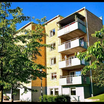 Rent this 3 bed apartment on Uvelundsgatan 4 in 589 21 Linköping, Sweden