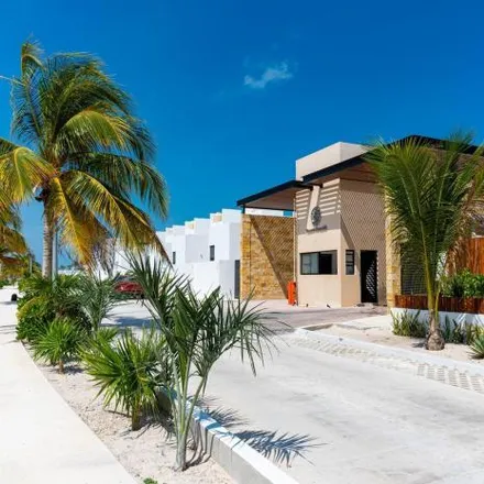 Buy this 2 bed house on Calle 21 in Yucalpetén Puerto, 97336 Progreso