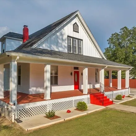 Buy this 5 bed house on 561 Main Street in Jeffersonville, Twiggs County