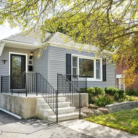 Buy this 3 bed house on 1512 Linwood Avenue in Royal Oak, MI 48067