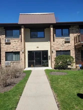 Buy this 1 bed condo on unnamed road in Arlington Heights, IL 60004