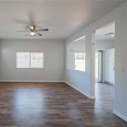 Image 3 - 6043 Clovelly Street, North Las Vegas, NV 89081, USA - House for sale