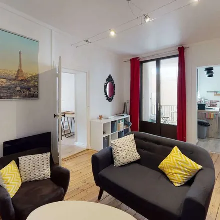 Rent this 5 bed apartment on 19 Rue du Petit Bonneveau in 86000 Poitiers, France