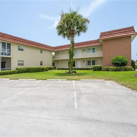Image 2 - 68 Royal Oak Court, Florida Ridge, FL 32962, USA - Townhouse for sale