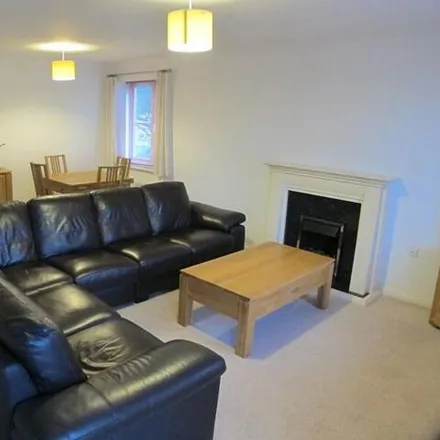 Image 3 - Ross House, 60 Marine Parade West, Lee-on-the-Solent, PO13 9NR, United Kingdom - Room for rent