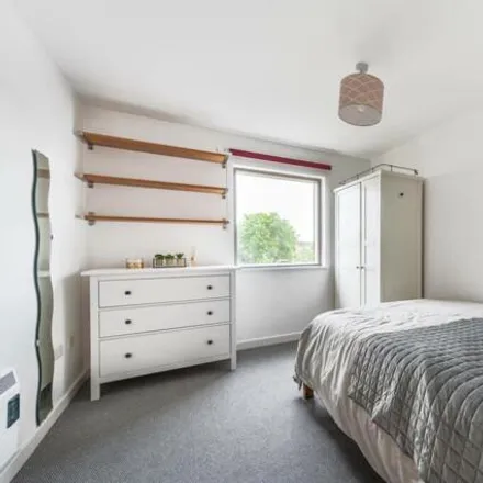 Buy this 1 bed apartment on Walm Lane in Londres, London