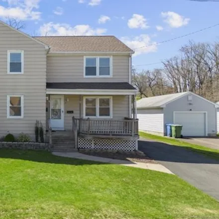 Buy this 6 bed house on 77 South Front Street in Middletown, CT 06457