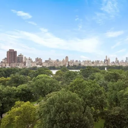 Rent this 3 bed apartment on 96th Street in West 97th Street, New York
