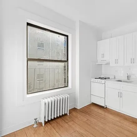 Image 2 - 619 E 5th St Apt 22, New York, 10009 - Apartment for rent