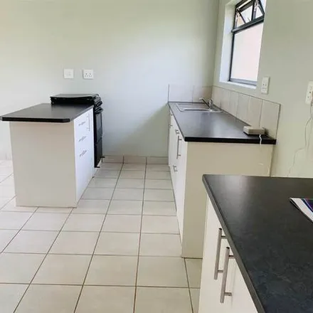 Image 5 - Minjetto Road, Buffalo City Ward 31, Kidd's Beach, South Africa - Apartment for rent