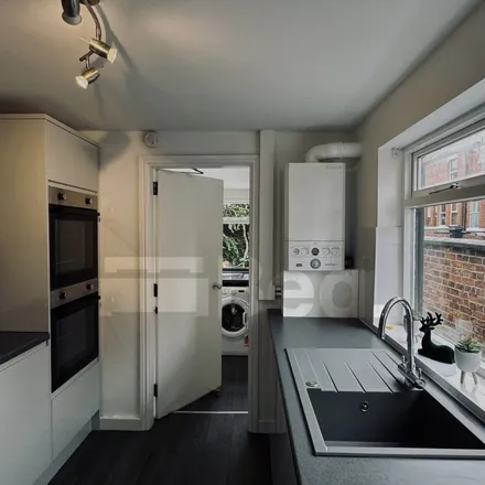 Image 4 - Salisbury Street, Chester, CH1 4BU, United Kingdom - Apartment for rent