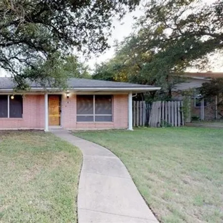 Rent this 3 bed house on 212 West North Avenue in Bryan, TX 77801