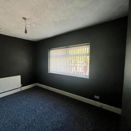 Image 4 - Ince Avenue, Liverpool, L4 7UT, United Kingdom - House for rent
