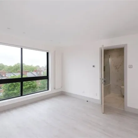 Image 3 - Grove Court, Drayton Gardens, London, SW10 9QY, United Kingdom - Apartment for rent