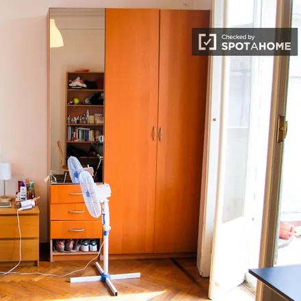 Rent this 3 bed room on Via Mauro Macchi in 87, 20124 Milan MI