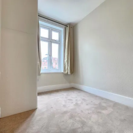 Image 7 - Lodge Road, London, NW4 4DG, United Kingdom - Townhouse for rent