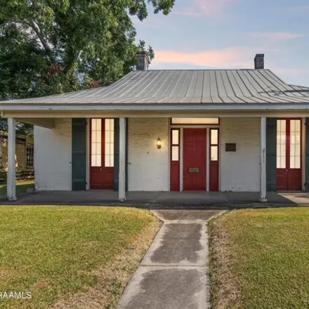 Image 2 - 105 North Cemetery Street, St. Martinville, LA 70582, USA - House for sale