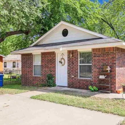 Buy this 1 bed house on 801 East 16th Avenue in Stillwater, OK 74074