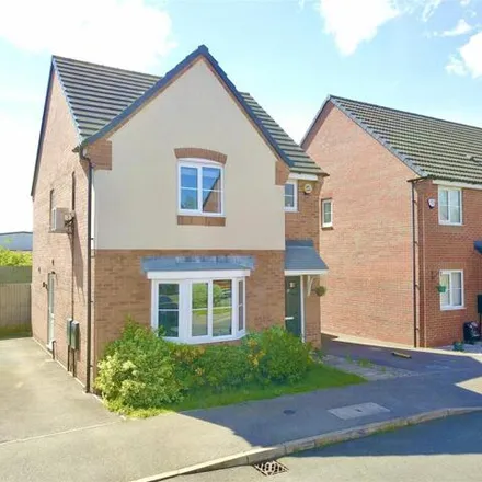 Buy this 3 bed house on Slate Drive in Hinckley, LE10 2QP