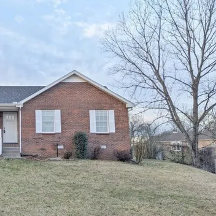 Rent this 3 bed house on 916 Lindsey Drive in Clarksville, TN 37042