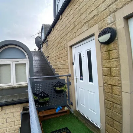 Rent this 2 bed apartment on Wakefield Road in Hipperholme, HX3 8AT